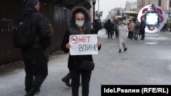 Казанда сугышка каршы ялгыз пикет. Архив фотосы