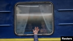 На Центральному залізничному вокзалі Києва, Україна, 3 березня 2022 року