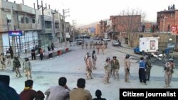 عکسی که از حضور نیروهای امنیتی برای جلوگیری از برگزاری مراسم نوروز در روستای نی در سال‌های گذشته منتشر شده بود