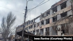 Наслідки ракетних обстрілів російською авіацією в Маріуполі, 9-10 березня 2022 року