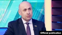 Депутат Азер Бадамов
