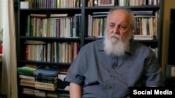 هوشنگ ابتهاج متخلص به «سایه» روز ۱۹ مرداد در ۹۴ سالگی درگذشت