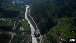 Кашмирдеги дарыя. Иллюстрация. 