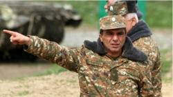 Գեներալ Միքայել Արզումանյանը դուրս եկավ բանտից 