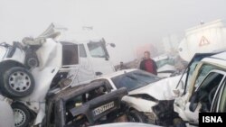 عکس مربوط به تصادف زنجیره‌ای ۵۹ خودرو در بهبهان است که ایربگ هیچ یک از خودروها در جریان آن باز نشده است