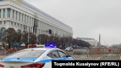 Казак полициясы башаламандыкка тиешелүү деп шек саналып кармалгандардын арасында кошуна өлкөнүн жарандары бар экенин айтканы менен кайсы мамлекеттер экенин ачыктаган эмес.