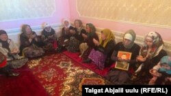 Маркум Белек Избасаровдун тажыясына келгендер.