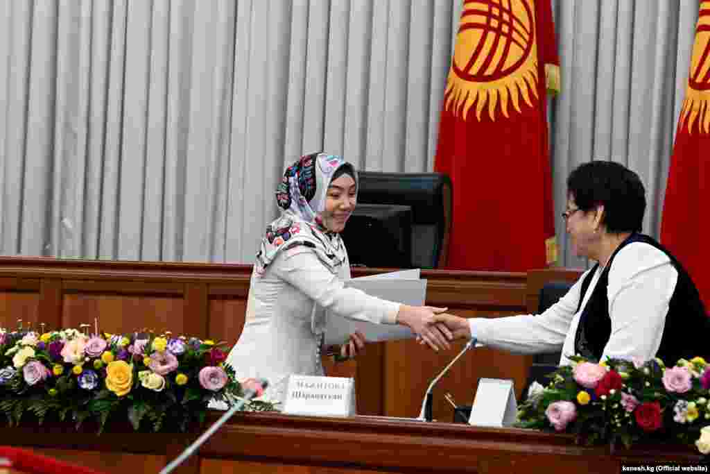 &quot;Ыйман Нуру&quot; партиясынан Жогорку Кеңешке шайланып келген депутат Динара Ашымова.