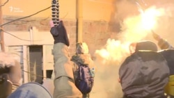 Активисты уничтожили одно из киевских отделений «Сбербанка России» (видео)