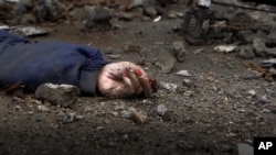 Західний світ продовжує обурюватися свідченнями масових вбивств військами РФ цивільних українців