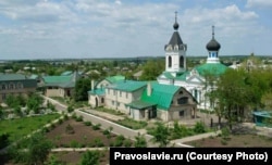 Так село и монастырь выглядели до войны