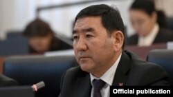 Суйун Омурзаков.