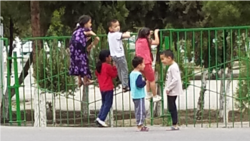 Diňle: Türkmenistan çagalara zorluk görkezmekde öňe saýlandy - UNISEF