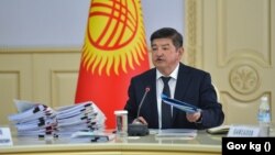 Акылбек Жапаров.