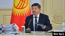 Акылбек Жапаров.