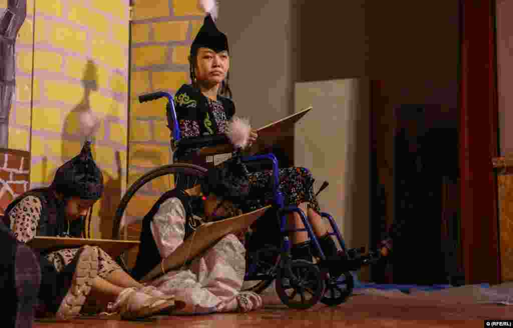 Алтынай сабак учурунда.