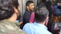 Keçmiş hərbçilər nazirliyin qapısını sındırır