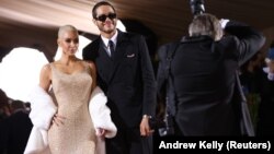 کیم کارداشان با لباس مریلین مونرو در مت‌گالای ۲۰۲۲