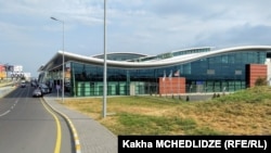 Վրաստան - Թբիլիսիի Ռուսթավելիի անվան օդանավակայանը, արխիվ