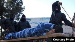 Камчы менен жазалоо учуру. Иллюстрациялык сүрөт.