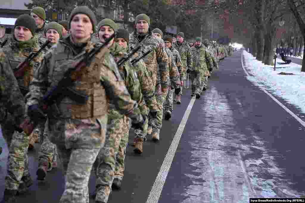 Військові захищали Маріупольський напрям: Широкине, Водяне, Павлопіль. В Ужгород повернувся один з трьох підрозділів. Ще один зустрічали у Мукачеві, завтра урочистості відбудуться у Виноградові