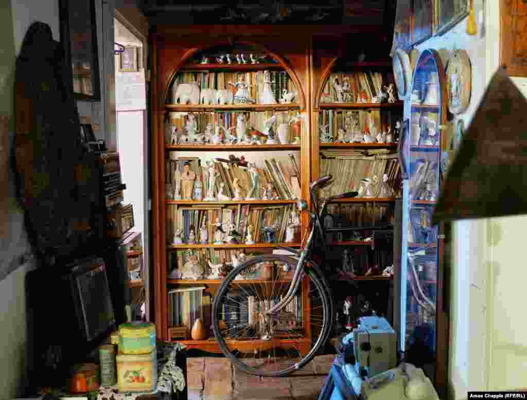 Музей відкрив Овідіу Міхайта в 2015 році після декількох років &laquo;полювання&raquo; за виробами комуністичної епохи на блошиних ринках і в сміттєвих баках