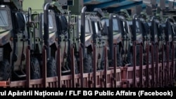 Mașini de luptă trimise de Spania către Cincu, România, în noiembrie 2024. Spania este unul dintre aliații NATO ai României care trimit periodic, în țară, militari, avioane și alte echipamente.