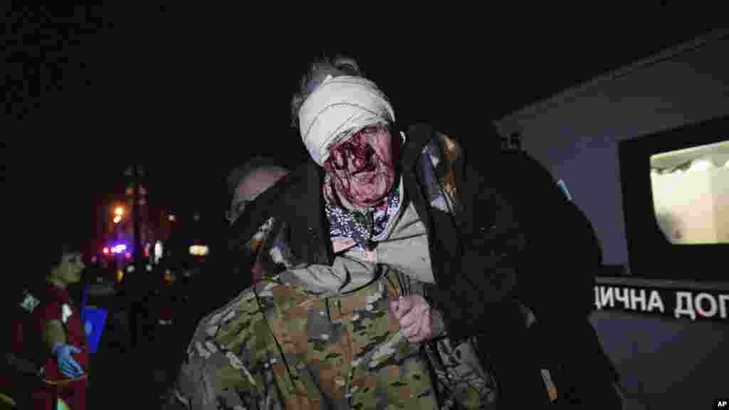 Параненая жанчына ў Кіеве