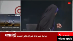 Ирандык алып баруучу чабуулдан кийин студиядан чыгып баратат.