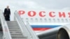 Президент России Владимир Путин у самолета