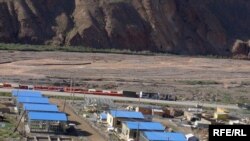 Нура айылына курулган жаңы үйлөр, 2009-жылдын 17-августу.