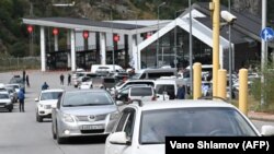 Водители легковых машин могут столкнуться с задержками при пересечении границы