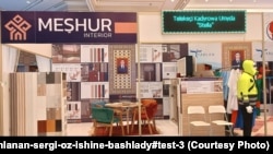 Sergide, öňki ýyllarda bolşy ýaly, iň köp göze ilýän zat ýene prezidentiň portreti boldy.