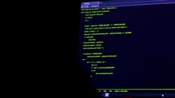  Interneti çäklendirýän Türkmenistan “€29,4 millionlyk kiberhowpsuzlyk enjamlary sargady”