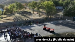 "Ата Бейит" мемориалдык комплексинде үч аскердин сөөгү жерге берилди. 26-сентябрь, 2022-жыл.