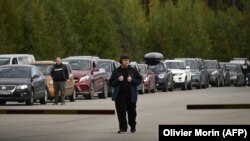 Tasdiqlanmagan ma’lumotlarga ko‘ra,  so‘nggi bir hafta ichida 300 mingga yaqin odam Rossiyani tark etgan,  asosan harbiy yoshdagi erkaklar va ularning oila-a’zolari. 