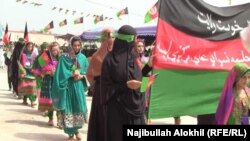 Оогандар өлкөнүн эгемендик күнүн белгилеп жатышат, 19-август, 2018-жыл. 