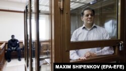 Український журналіст Роман Сущенко у суді в день винесення вироку, Москва, 4 червня. Його засудили до 12 років позбавлення волі