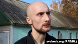 Сын Алега Жалнова — Аляксей пасьля вызваленьня. Схуднеў у няволі на 30 кіляграмаў