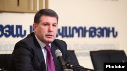 Արամ Հարությունյան, արխիվ