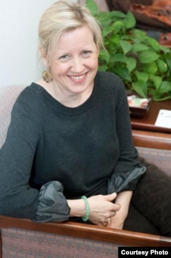 Гиллиган Эмма - "Нохчийчохь террор: Оьрсийчоь а, маьршачу нехан тlамера трагеди" цlе йолчу жайнин автор