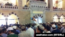 Aşgabadyň "Ärtogrul Gazy" metjidi (Arhiw suraty)