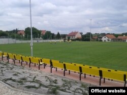 Футбольне поле в Дольніх Брежанах (фото з сайту: www.skolympie.cz)