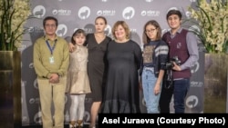 Съемочная группа фильма "Ночная авария" на кинофестивале "Темные ночи" в Таллине (Эстония).