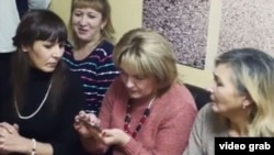 Укытучылар укучылары олимпиада язганны көтә