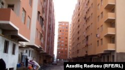 Arxiv fotosu: Bakıda yeni tikililər.