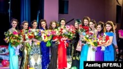 "Без унике кыз идек"