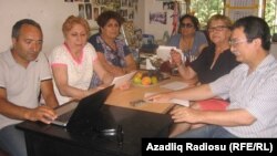 İnsan haqları müdafiəçiləri Azərbaycanda son həbsləri müzakirə edirlər. Bakı, 16 avqust 2016