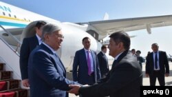 Акылбек Жапаров менен Касым-Жомарт Токаев, 26-май, 2022-жыл.