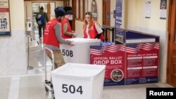 حمل برگه‌های رای در شهرداری سانفرانسیسکو در سه‌شنبه بزرگ